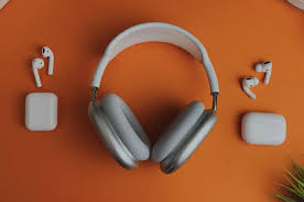 Airbuds & Headphones